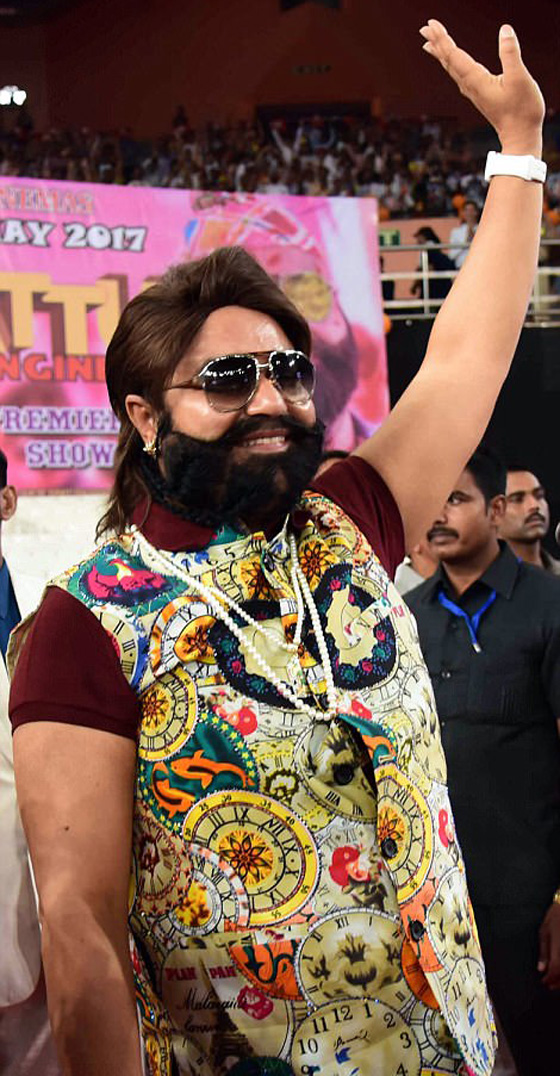  الهند: مدعي نبوّة يغتصب أتباعه ويُجبرهم على الإخصاء تقرباً للإله! صورة رقم 40