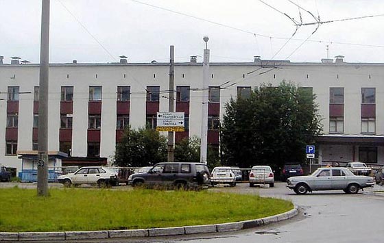 فيديو صادم.. مريض سرطان يطعن طبيبه حتى الموت لسبب غريب! صورة رقم 6