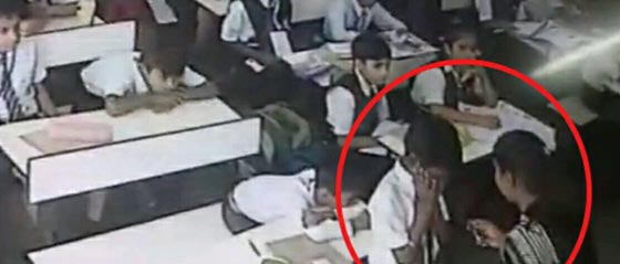 فيديو صادم: معلمة تصفع تلميذا 40 صفعة لأنه لم يقف حين نادت اسمه! صورة رقم 1