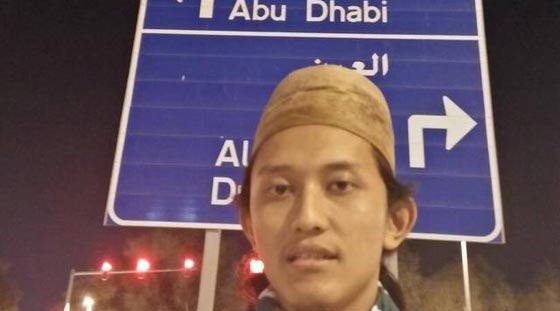 شاب إندونيسي قطع أكثر من 9 آلاف كيلومتر سيرًا على أقدامه ليؤدي مناسك الحج صورة رقم 3