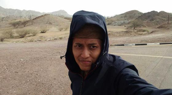 شاب إندونيسي قطع أكثر من 9 آلاف كيلومتر سيرًا على أقدامه ليؤدي مناسك الحج صورة رقم 5