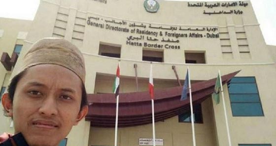 شاب إندونيسي قطع أكثر من 9 آلاف كيلومتر سيرًا على أقدامه ليؤدي مناسك الحج صورة رقم 6