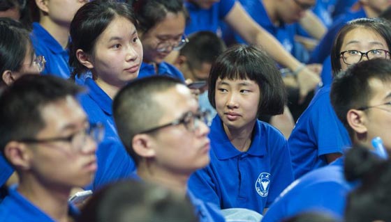 اصغر طالبة جامعية في الصين: عمرها 13 سنة واذهلت الجميع بذكائها! صورة رقم 3