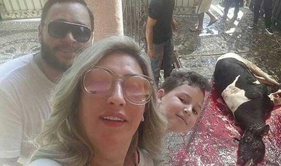 صور فنانين مع خروف العيد منهم محمد رمضان، الراقصة دينا والشحرورة صورة رقم 7