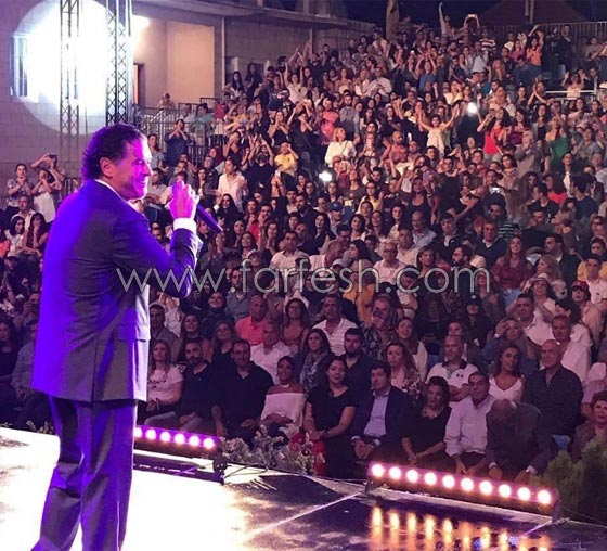 فيديوهات وصور سقوط راغب علامة والجمهور: فكّر نفسه مايكل جاكسون ويا شماتة احلام! صورة رقم 4