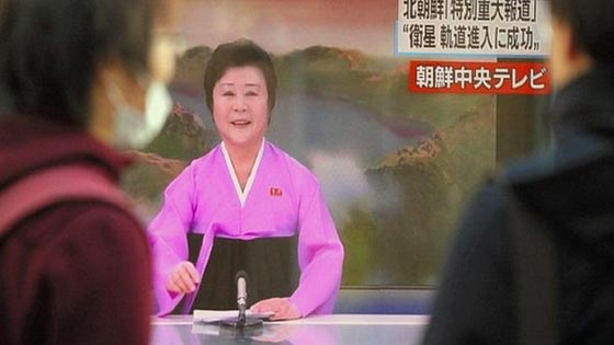 تعرف على المذيعة الكورية الشهيرة التي تعلن الحرب العالمية الثالثة يوميا! صورة رقم 5