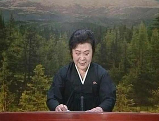 تعرف على المذيعة الكورية الشهيرة التي تعلن الحرب العالمية الثالثة يوميا! صورة رقم 6