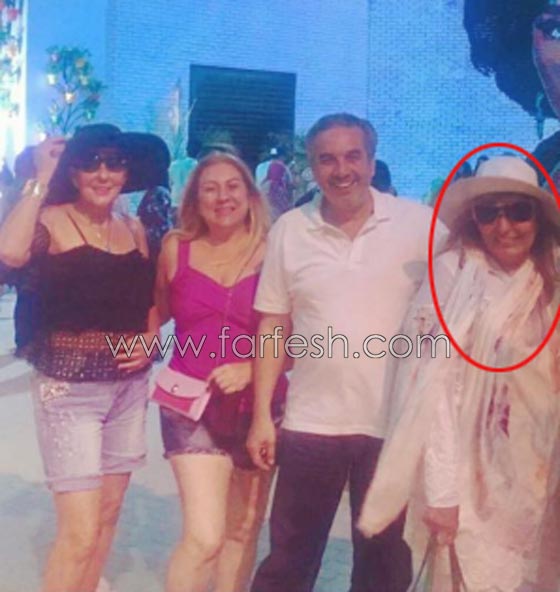 بالصور: سهير رمزي تخلع الحجاب بعد 24 عاما ونادية الجندي (79 عاما) بالشورت! صورة رقم 1