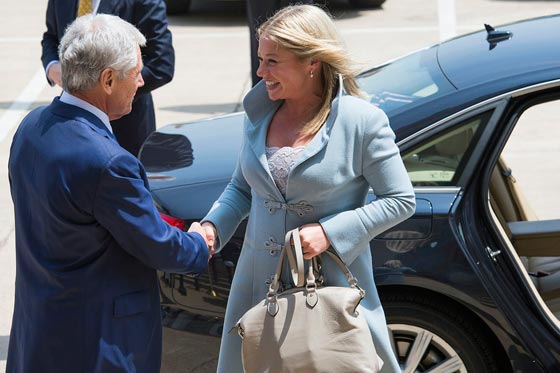 تعرف على 17 وزيرة للدفاع حول العالم بينهن الشيخة حسينة.. صور صورة رقم 2