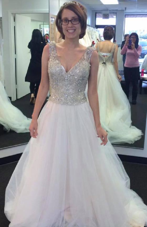 صور مؤثرة: ماتت قبل ان ترتدي فستان الزفاف فماذا فعل عريسها؟ صورة رقم 1