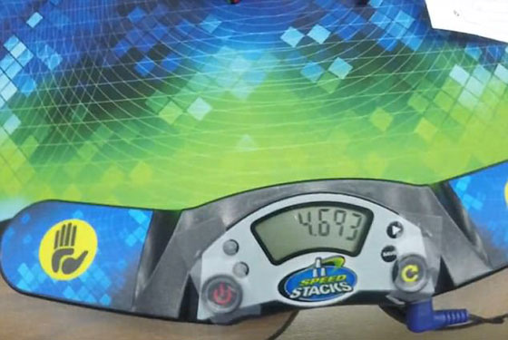 بالفيديو والصور.. مراهق أمريكي يحطم الرقم القياسي لروبيك صورة رقم 3