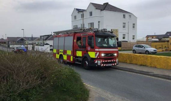 بريطانيا: انفجار ضخم وتحطم طائرة في مطار ويلز صورة رقم 1