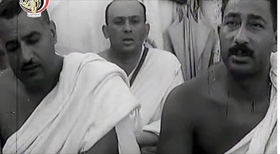 ولي العهد السعودي يستقبل عبد الناصر والسادات بالحج في فيديو نادر صورة رقم 2