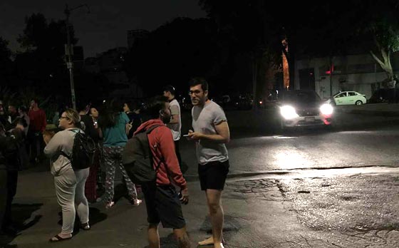 زلزال هائل بقوة 8 درجات يضرب سواحل المكسيك وتحذير من تسونامي صورة رقم 7