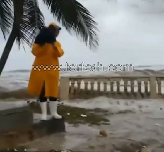 امواج اعصار ارما العاتية كادت تغرق مصورا وهو يؤدي عمله صورة رقم 5