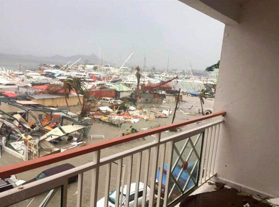 مشهد مثير.. هروب الطائرات من فلوريدا خوفا من اعصار إرما المدمر صورة رقم 18