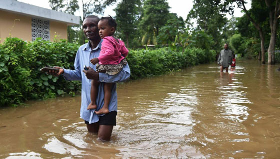 مشهد مثير.. هروب الطائرات من فلوريدا خوفا من اعصار إرما المدمر صورة رقم 19