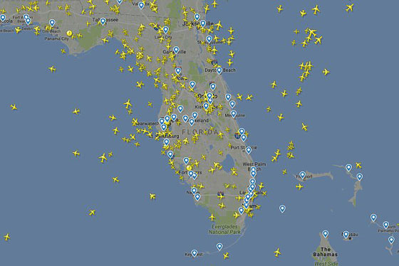 مشهد مثير.. هروب الطائرات من فلوريدا خوفا من اعصار إرما المدمر صورة رقم 7