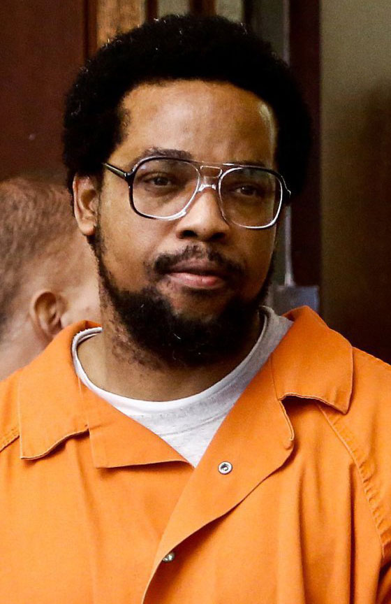 ذبح زوجته واولاده الخمسة دون سبب ويقول: الشيطان كان حاضرا! صورة رقم 6