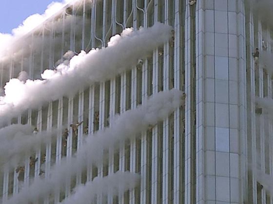 صور مؤلمة للقافزين الى الموت من برجي التوأم في هجمات 11 سبتمبر صورة رقم 5