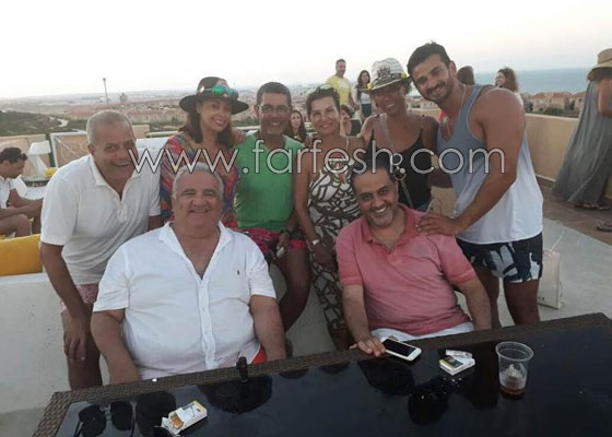صور صادمة: نجوم الفن على طبيعتهم بدون مكياج على الشاطئ! صورة رقم 20