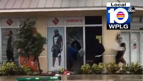 مصائب قوم.. اعتقال 28 لصا استغلوا اعصار ارما للسطو والسرقة صورة رقم 5