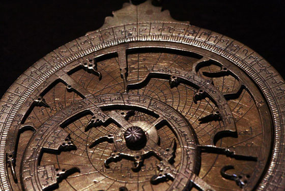 هل تعرف ما هو الاسطرلاب وما هي قصته واستخداماته؟ صور صورة رقم 6