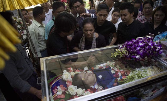 وفاة عرافة شهيرة شبيهة بمخلوق فضائي صورة رقم 4