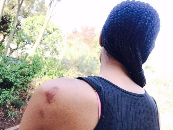 فيديو مثير.. طالبة جامعية تعاند لصين احدهما مسلح حاولا اختطافها!  صورة رقم 6