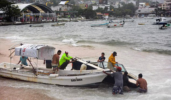 بعد هارفي وايرما.. العاصفة نورما تتحول الى اعصار يتجه نحو كاليفورنيا صورة رقم 15