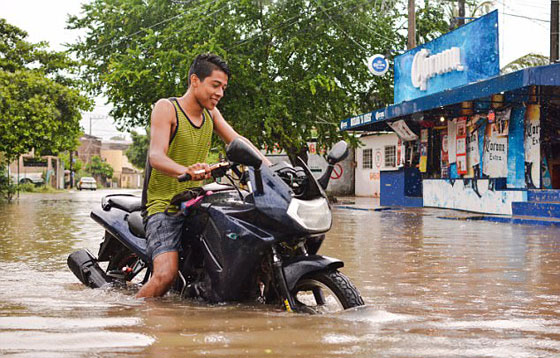 بعد هارفي وايرما.. العاصفة نورما تتحول الى اعصار يتجه نحو كاليفورنيا صورة رقم 12