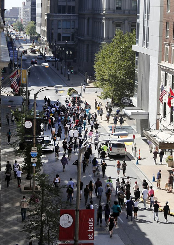 تخوف من اعمال شغب في ميزوري بعد تبرئة شرطي ابيض من قتل شاب اسود صورة رقم 3