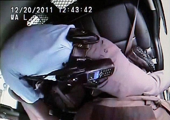 تخوف من اعمال شغب في ميزوري بعد تبرئة شرطي ابيض من قتل شاب اسود صورة رقم 22