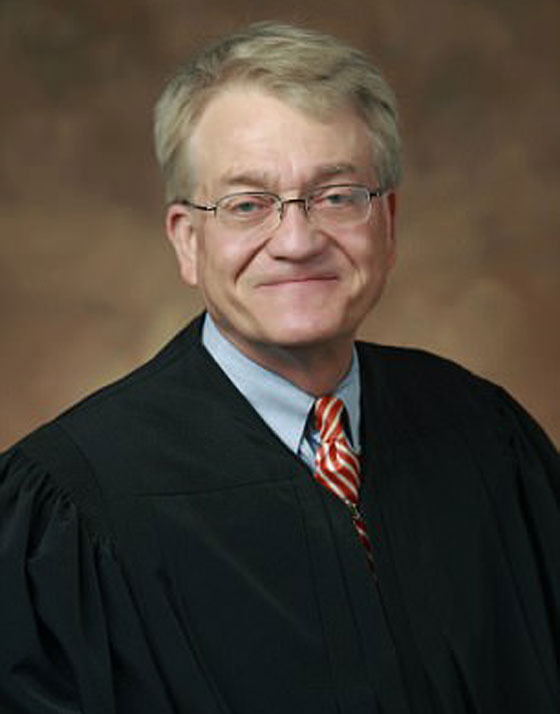 تخوف من اعمال شغب في ميزوري بعد تبرئة شرطي ابيض من قتل شاب اسود صورة رقم 24