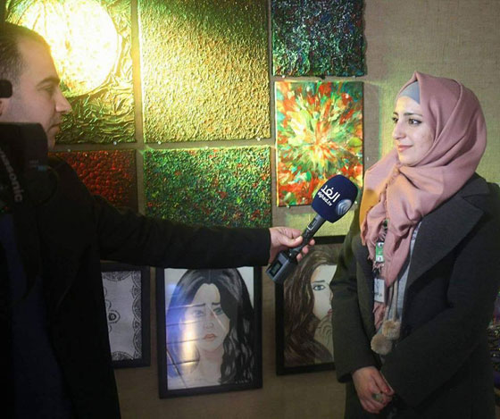 بالصور والفيديو: شابة فلسطينية موهوبة تحوّل النفايات الى تحف تراثية فنية رائعة! صورة رقم 1