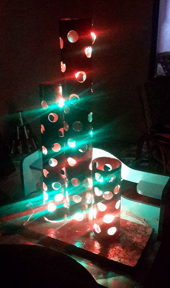 بالصور والفيديو: شابة فلسطينية موهوبة تحوّل النفايات الى تحف تراثية فنية رائعة! صورة رقم 18