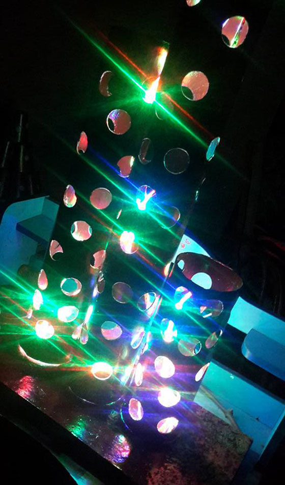 بالصور والفيديو: شابة فلسطينية موهوبة تحوّل النفايات الى تحف تراثية فنية رائعة! صورة رقم 22