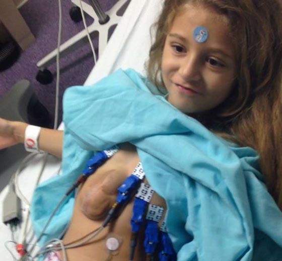 فيديو مذهل.. قلب طفلة ينبض خارج صدرها صورة رقم 13