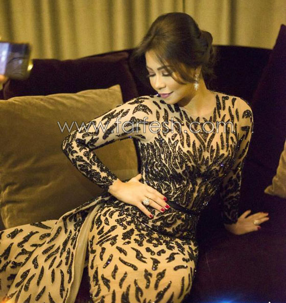 فيديو حقيقة طلب شيرين 50 يورو مقابل صورة مع معجبة صورة رقم 6