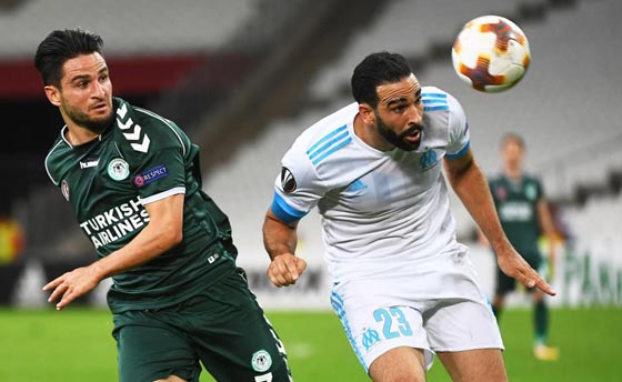 علاقة باميلا اندرسون وحبيبها المغربي عادل رامي تتصدر الصحف العالمية! صورة رقم 10