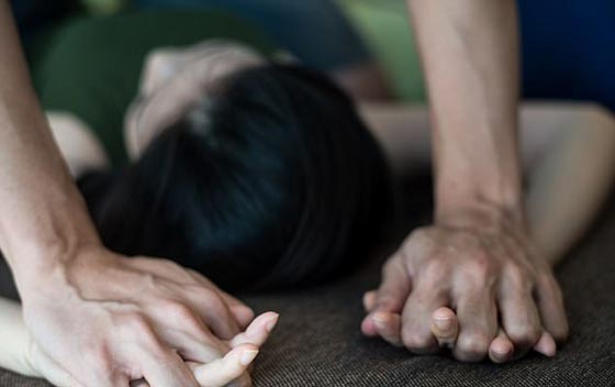 طالبة هندية بحالة حرجة بعد اغتصابها من قبل المدير ومعلم في المدرسة!  صورة رقم 2