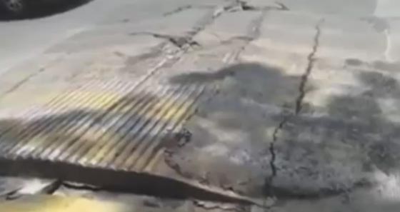 فيديو مذهل.. الأرض تتنفس وتملأ النفوس رعبا اثناء زلزال المكسيك صورة رقم 3