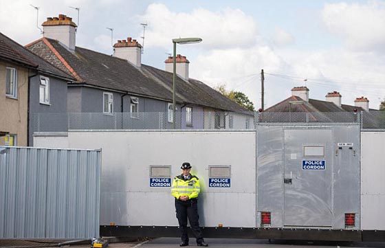 معلومات صادمة.. منفذ هجوم مترو لندن ابتاع مكونات القنبلة من امازون صورة رقم 7