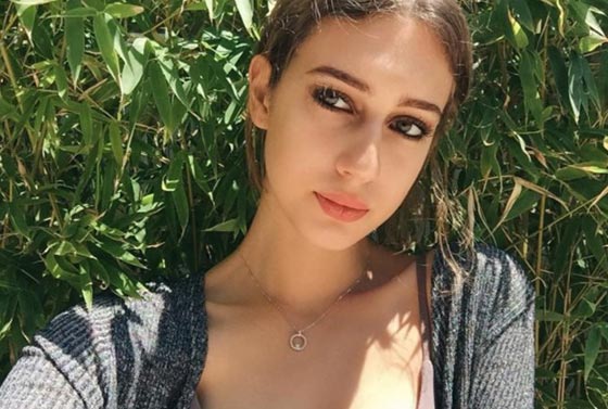 شبهت دماء الشهداء بدماء حيضها فجُردت من لقب ملكة جمال تركيا صورة رقم 5