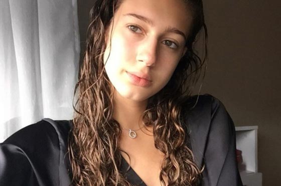 شبهت دماء الشهداء بدماء حيضها فجُردت من لقب ملكة جمال تركيا صورة رقم 8