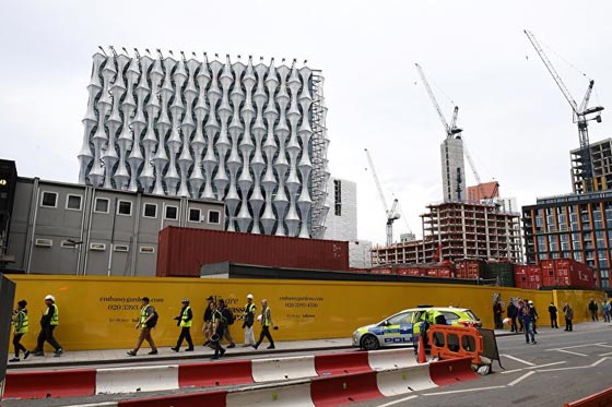 بنيت بتكلفة مليار دولار.. سفارة امريكا بلندن الأغلى في التاريخ! فيديو صورة رقم 1