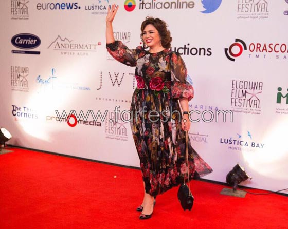 إطلالات الفنانات في مهرجان الجونة السينمائي الأول.. من الأرق؟ ومن الأجرأ؟ صورة رقم 2