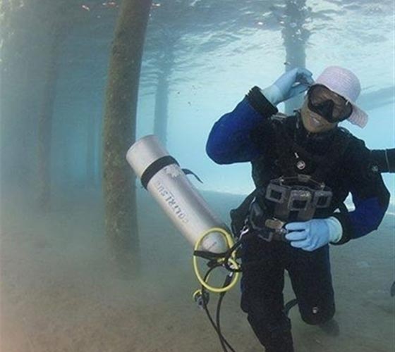 غطاس مصري قضى 5 أيام تحت الماء يصلي ويلعب في محاولته لتحطيم الرقم القياسي للغطس! صورة رقم 5