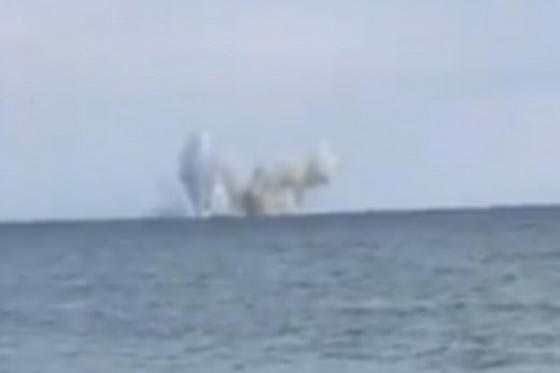 فيديو مروع.. مصرع طيار ايطالي بعد تحطم طائرته العسكرية في البحر صورة رقم 2