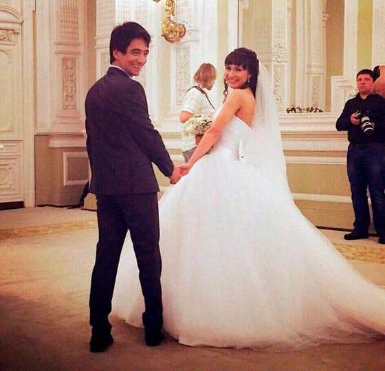 خبير حيوانات روسي يموت بالبث المباشر من لدغة افعى صورة رقم 15